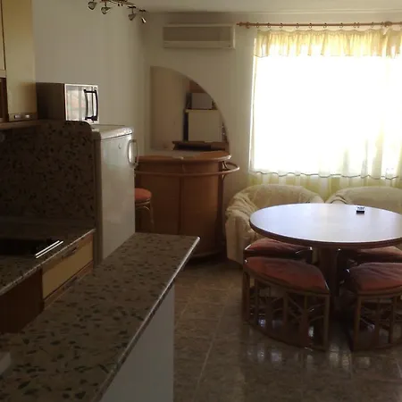 Appartement Bravo 1-vichevi *